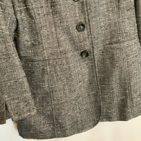 Women’s Jacket - Picture 2 of 4